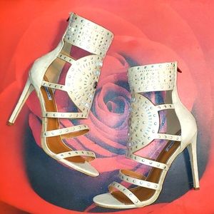 Cape Robbin Heels